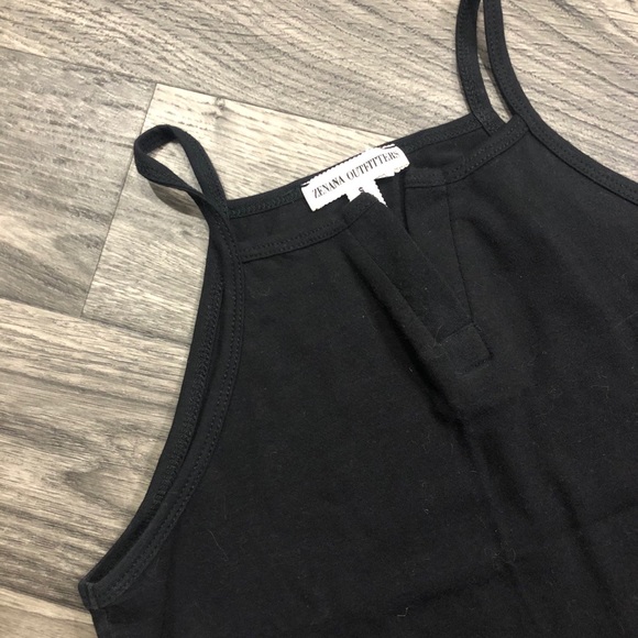 SOLD * ZENANA OUTFITTERS Crop Halter - Picture 2 of 4